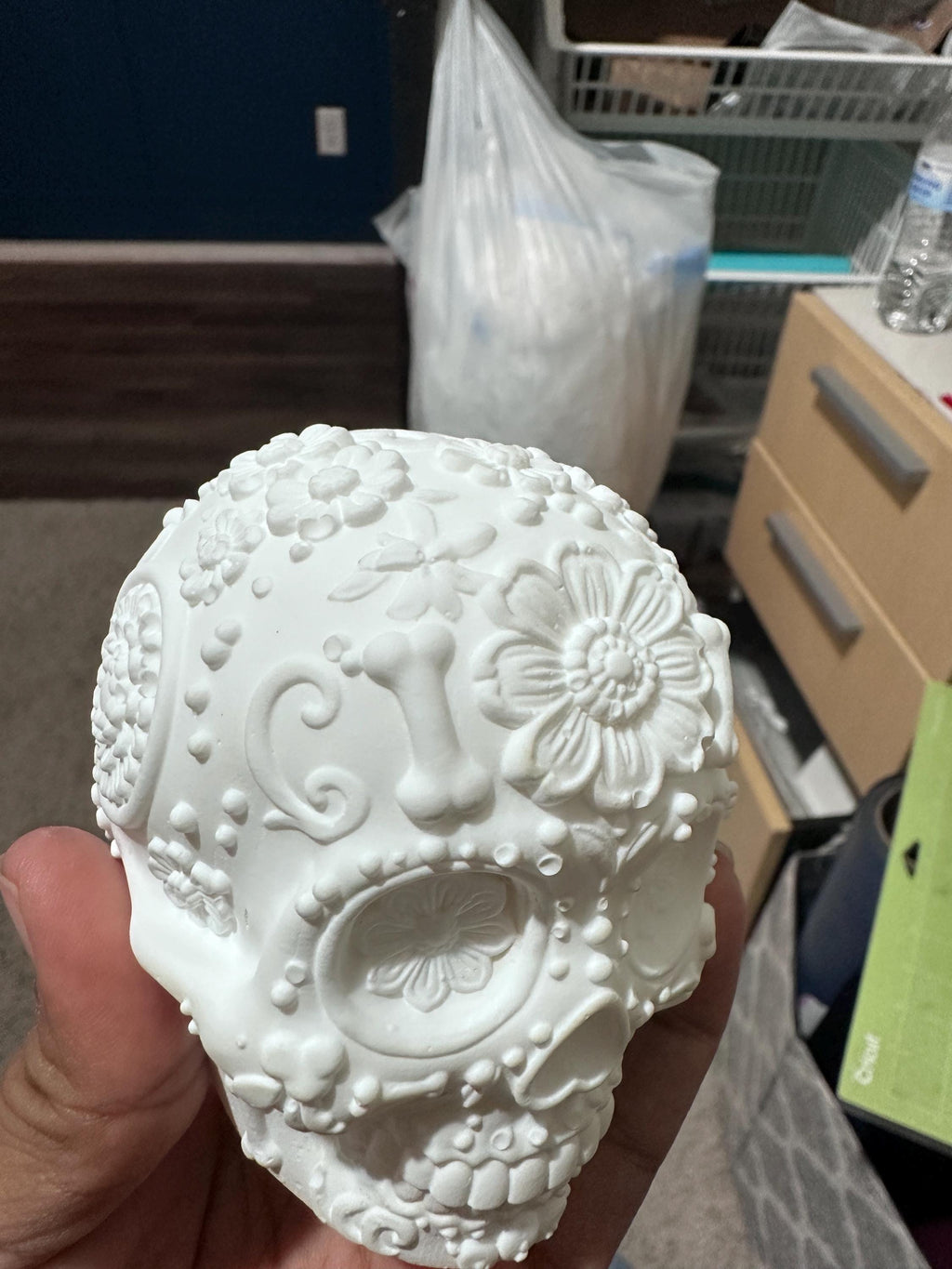 Day of the Dead Skull Painting Kit, DIY Sugar Skull Craft, Ceramic Resin Skull, Dia de los Muertos Decor, Paint Your Own Skull. Ofrenda