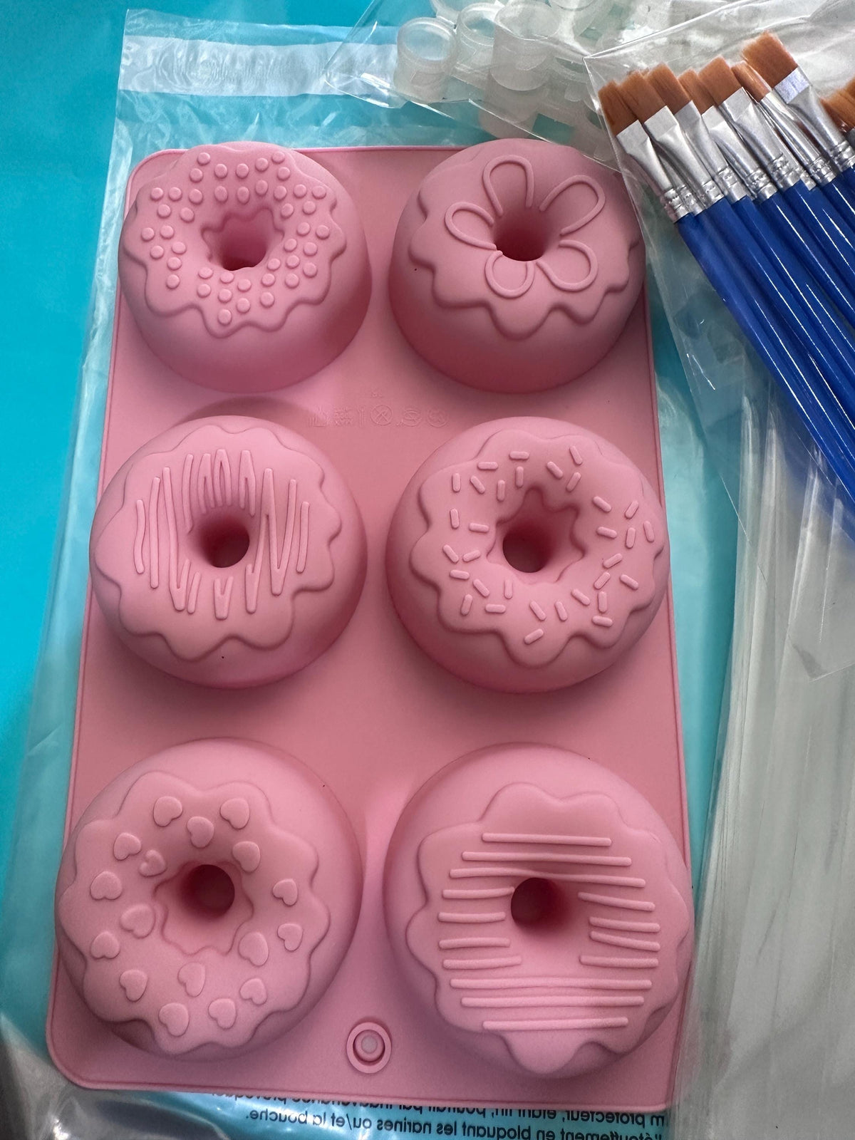 Donut DIY Plaster Starter Kit. Create your own party favors.