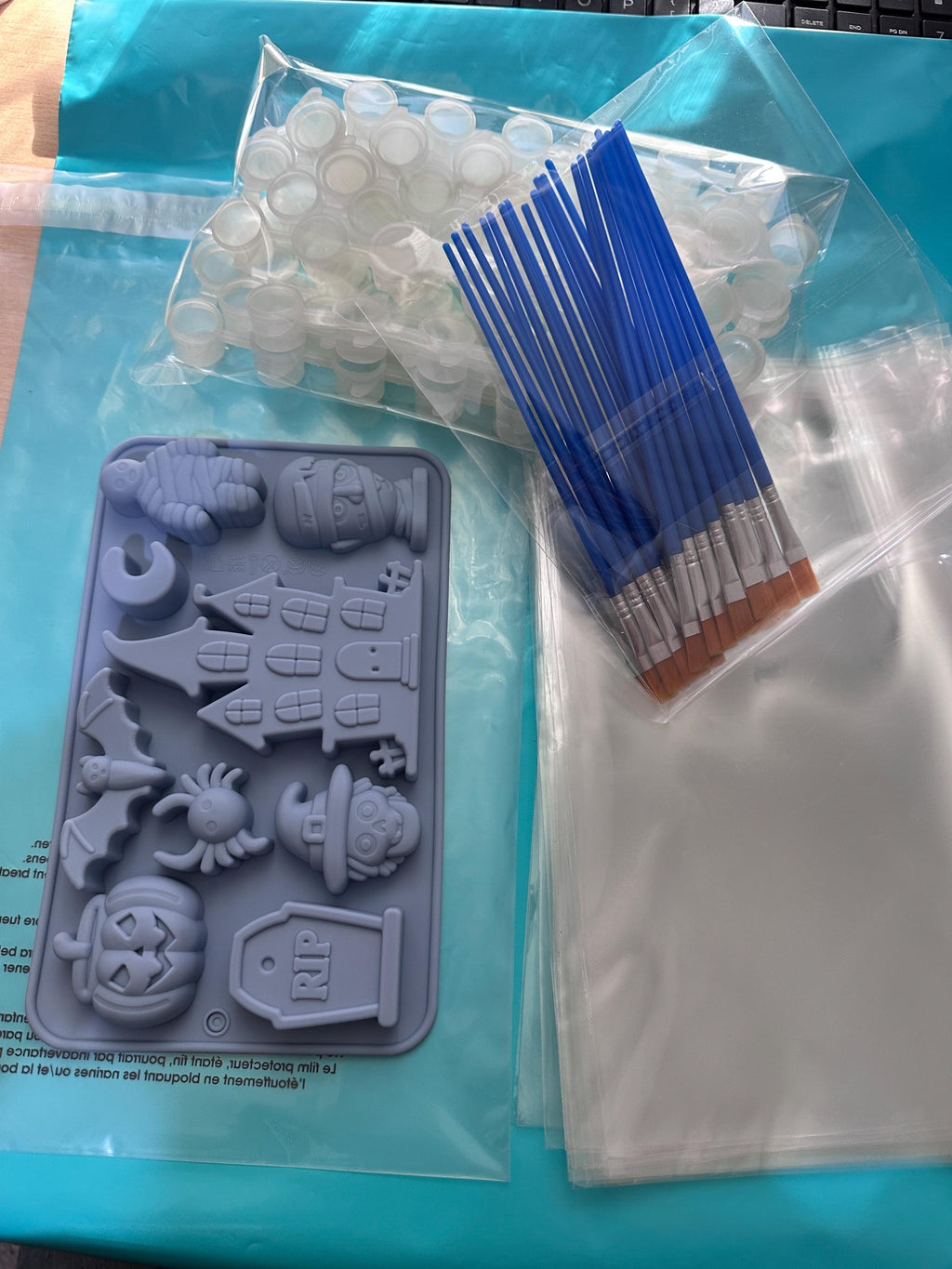 Halloween DIY Plaster Starter Kit. Create your own party favors.