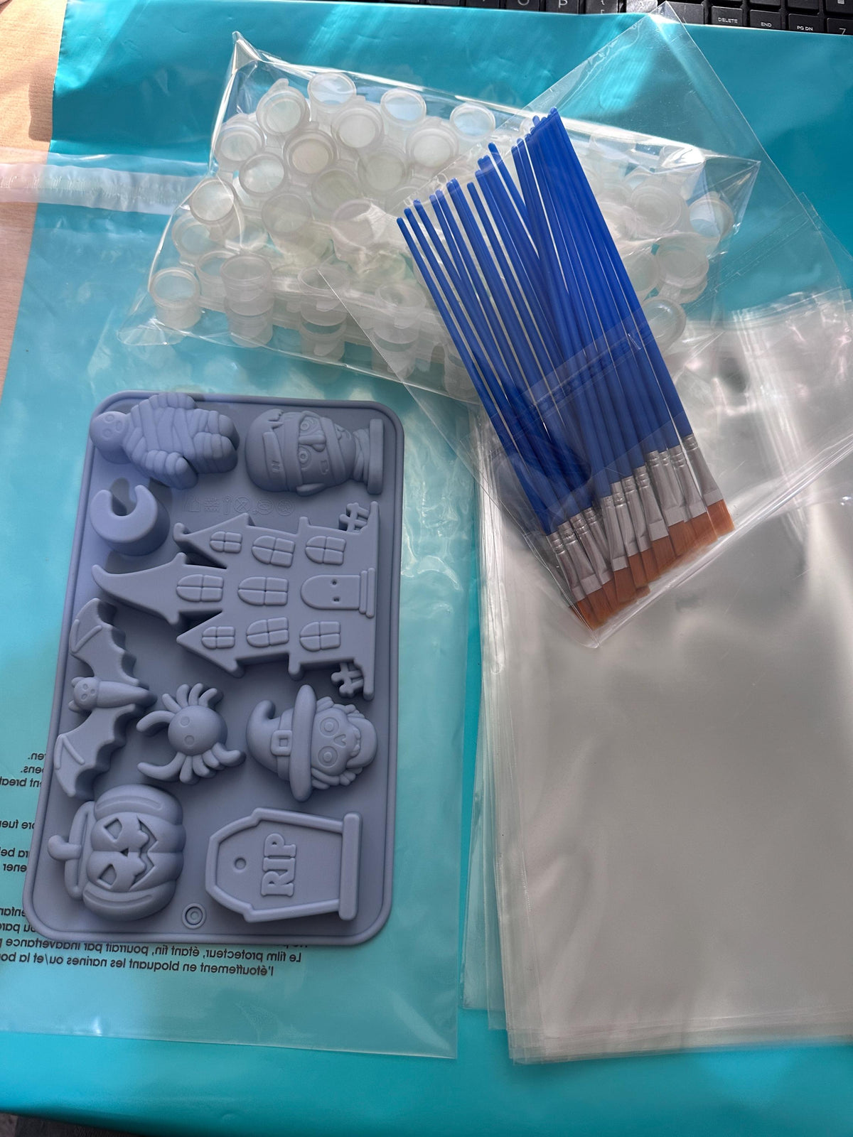 Halloween DIY Plaster Starter Kit. Create your own party favors.
