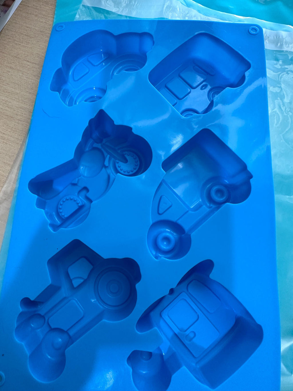 Transportation Vehicles DIY Plaster Starter Kit. Create your own party favors.