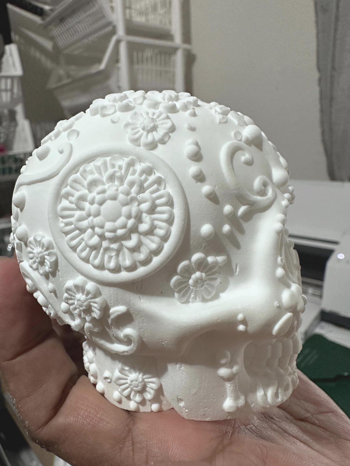 Day of the Dead Skull Painting Kit, DIY Sugar Skull Craft, Ceramic Resin Skull, Dia de los Muertos Decor, Paint Your Own Skull. Ofrenda
