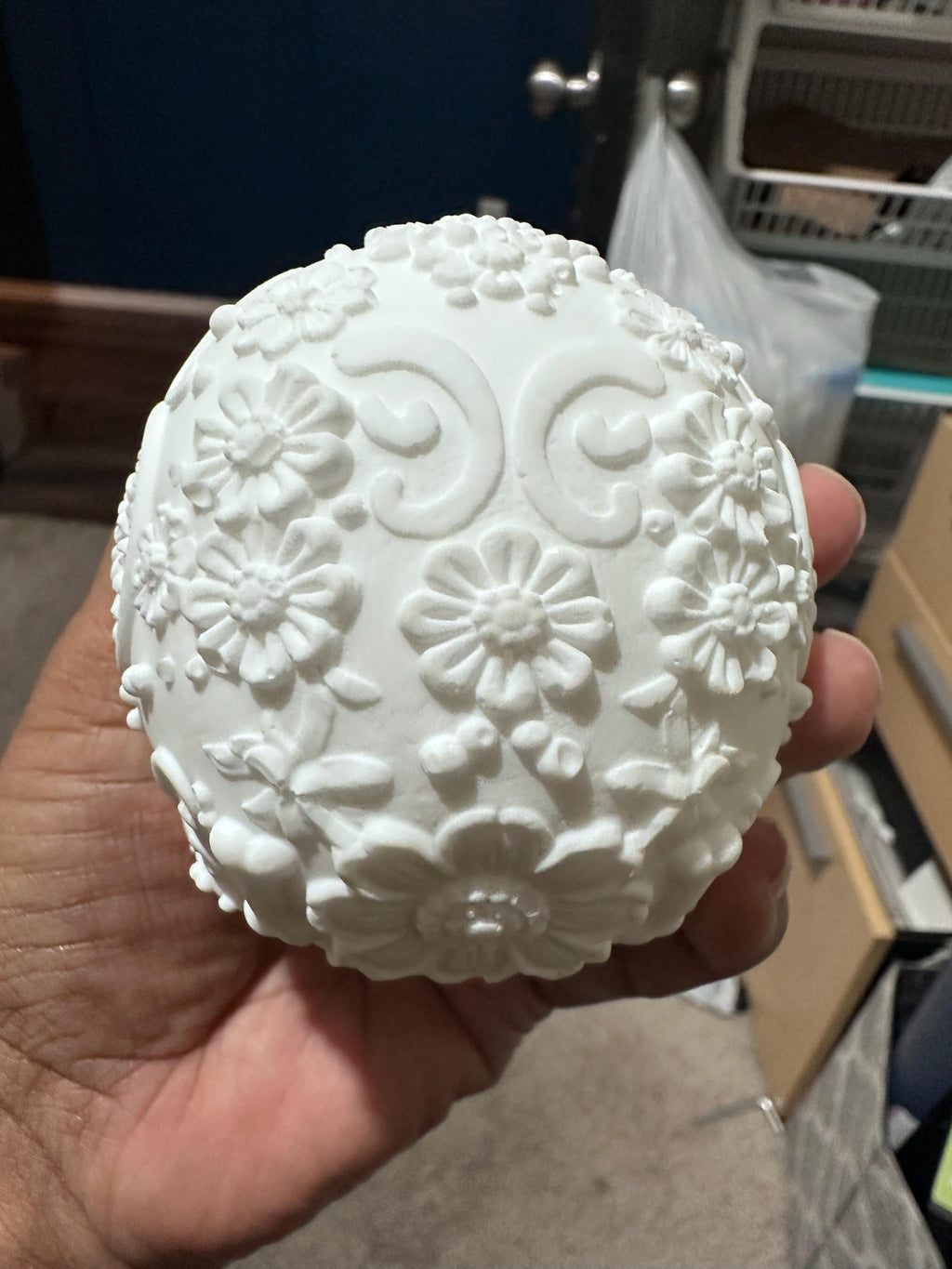 Day of the Dead Skull Painting Kit, DIY Sugar Skull Craft, Ceramic Resin Skull, Dia de los Muertos Decor, Paint Your Own Skull. Ofrenda