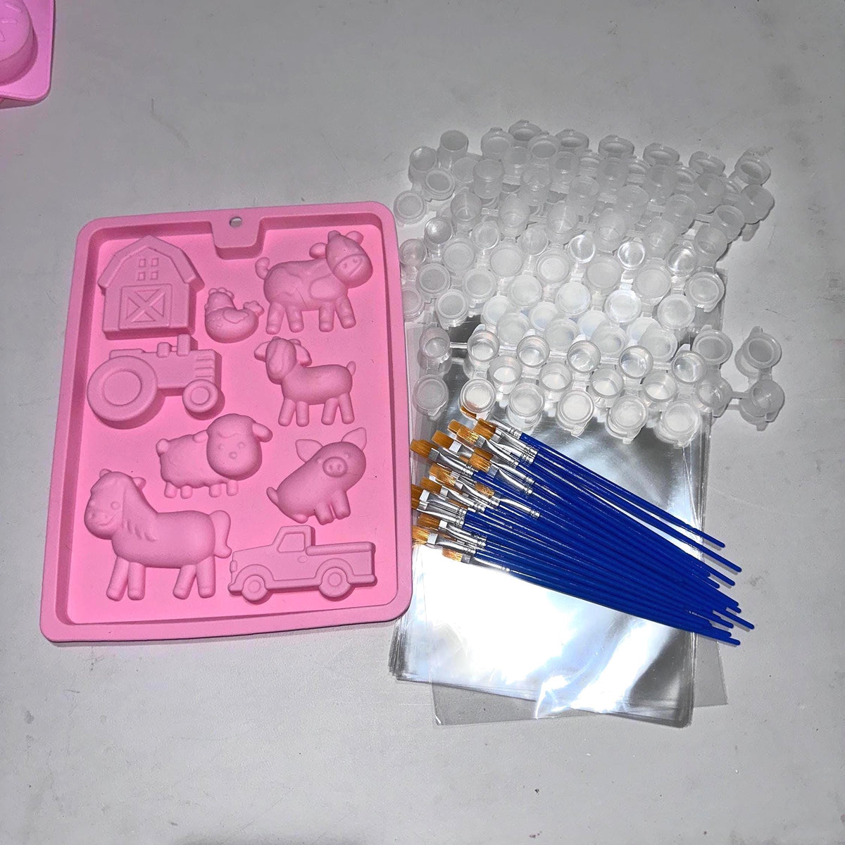 Barnyard DIY Plaster Starter Kit. Create your own party favors.
