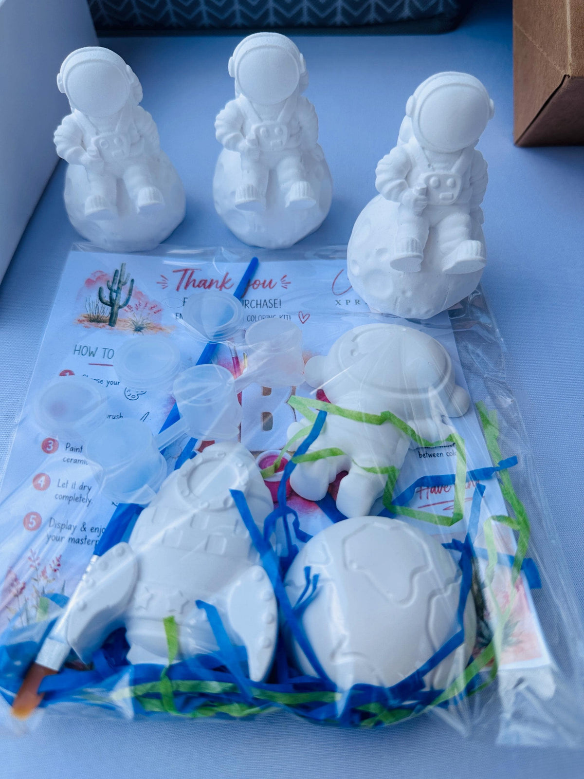 Space Ceramic Resin Coloring Kit for Kids, Paint Your Own Rocket, Astronaut & Planet, Creative Activity Gift.