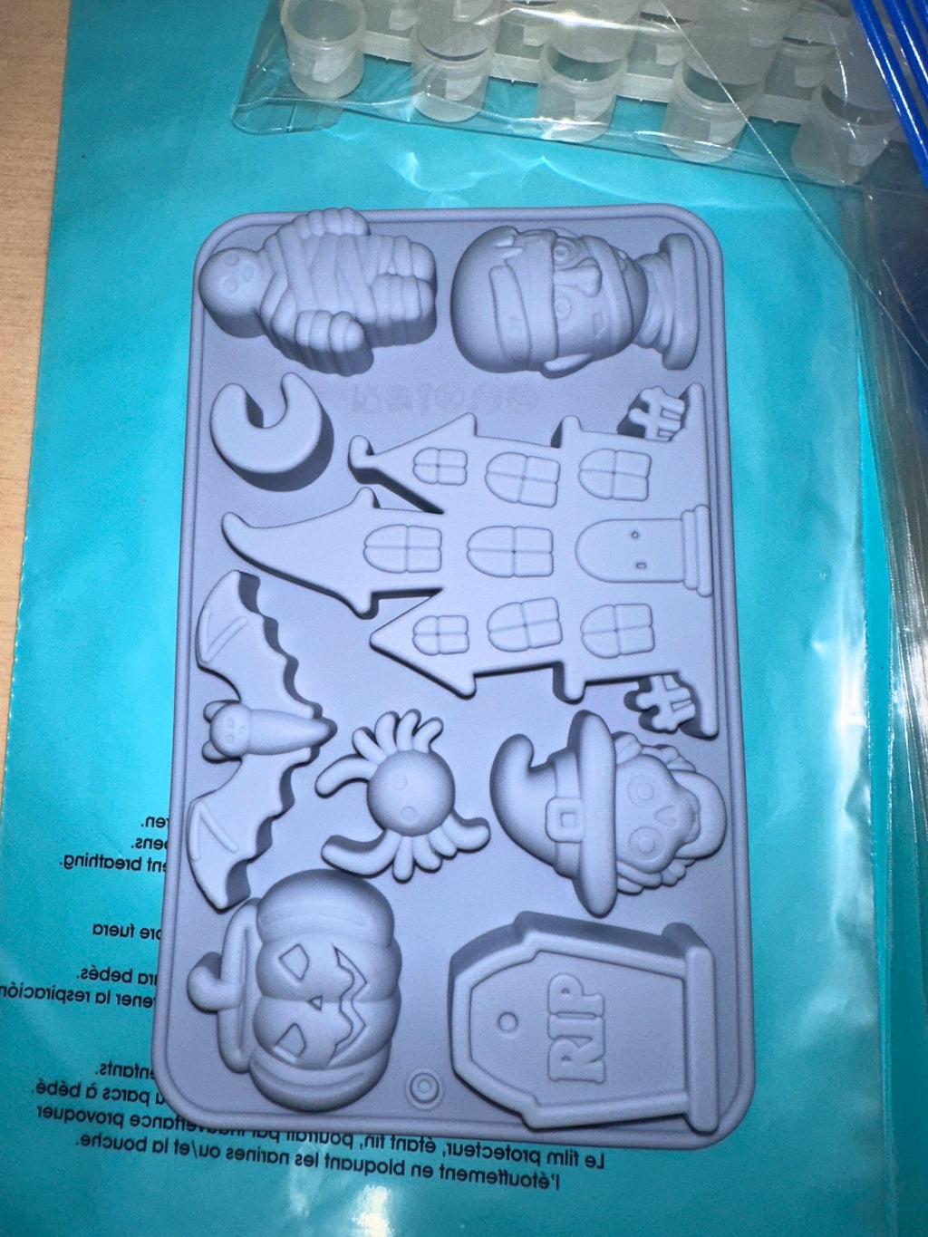 Halloween DIY Plaster Starter Kit. Create your own party favors.